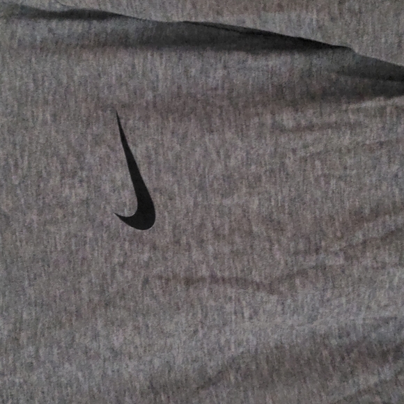 Gray Nike T-Shirt - Picture 2 of 3